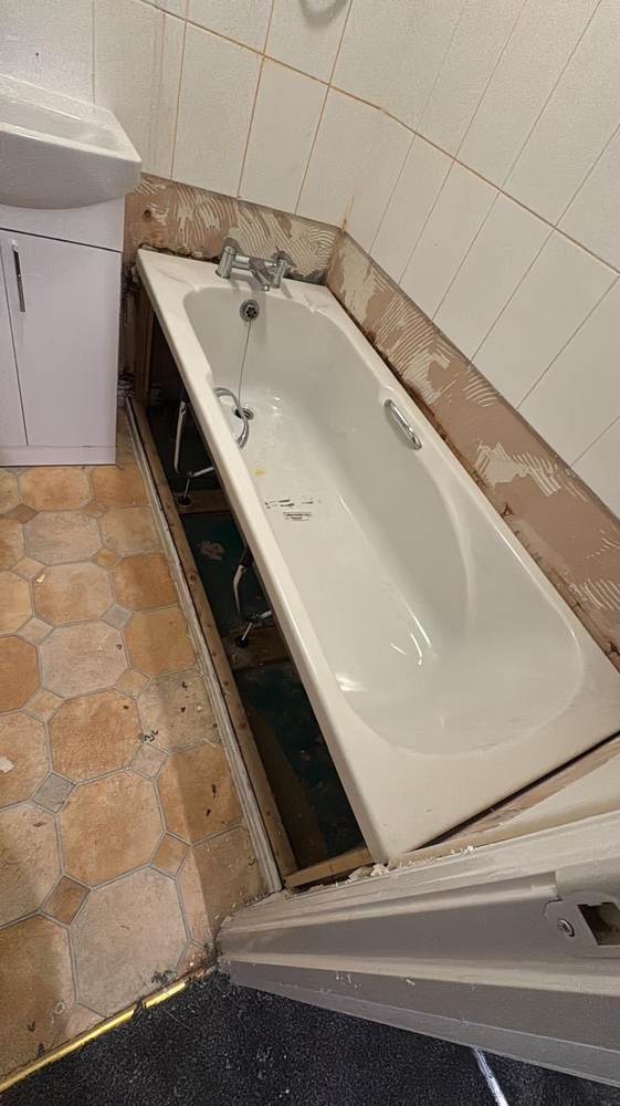 Existing bathroom prior to refit